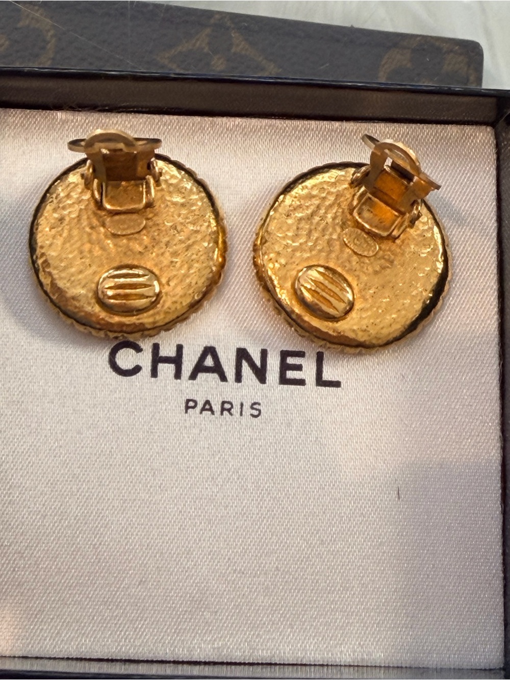 Chanel Gold-Tone CC Button Earrings
Authentic ✨ - Picture 5 of 8